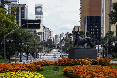 Em Curitiba: isolamento mais rígido reduziu mortes por covid e salvou 1,5 mil vidas, dizem cientistas