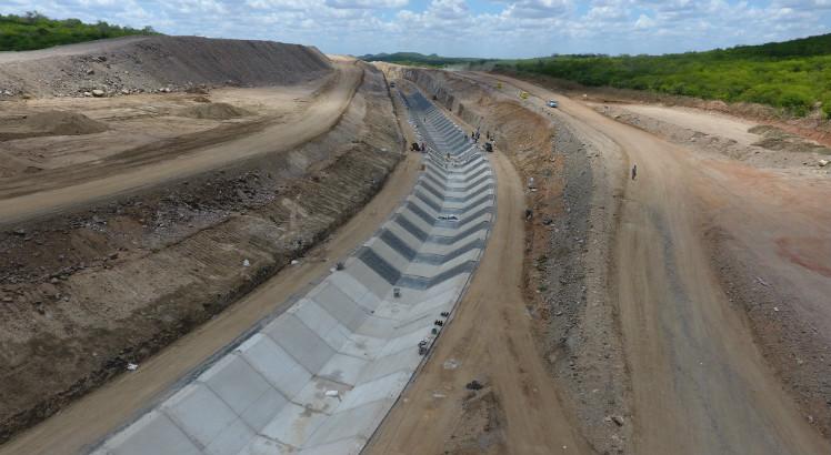 Bolsonaro inaugura obra hídrica em Pernambuco que ainda não pode distribuir água