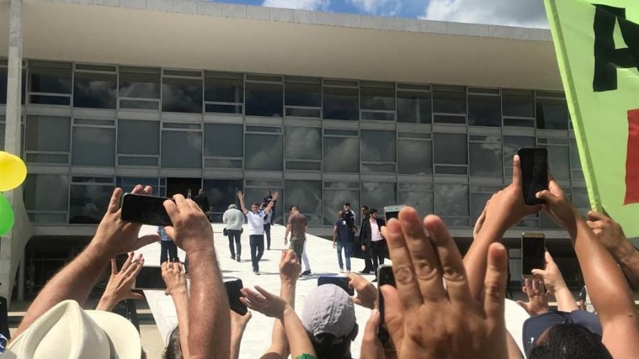 Democracia brasileira não morreu, mas está ameaçada, diz Levitsky