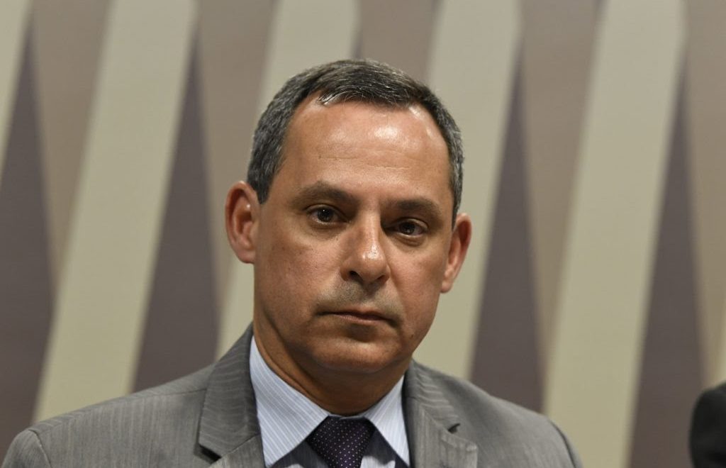 Após pressão do Planalto, presidente da Petrobrás renuncia ao cargo