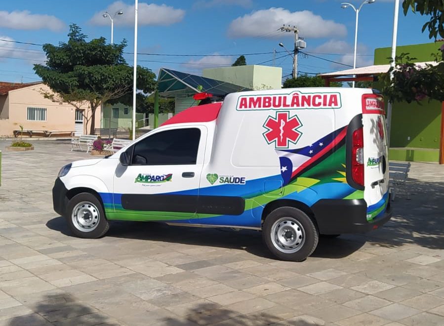 Cidade de Amparo recebe ambulância para transporte de pacientes; Deputado Tovar garantiu recurso