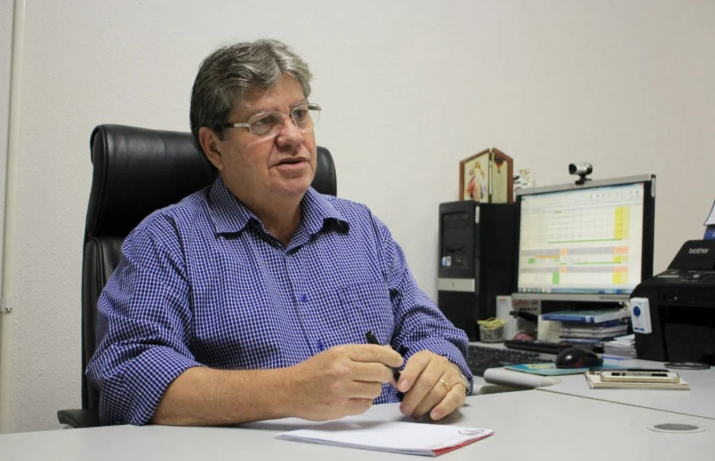“Terrorismo deve ser combatido”, diz João Azevêdo sobre ataques de extremistas em Brasília