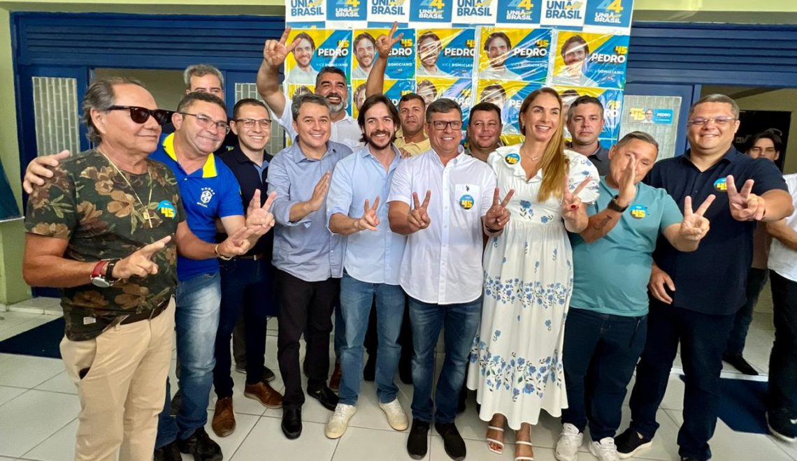 Prefeito Vitor Hugo, de Cabedelo, anuncia apoio a Pedro Cunha Lima