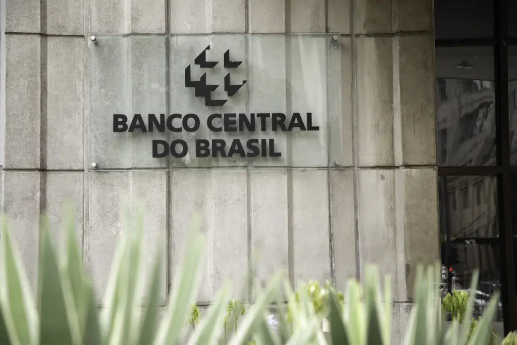 O Banco Central E O Show Opinião - Política Por Elas